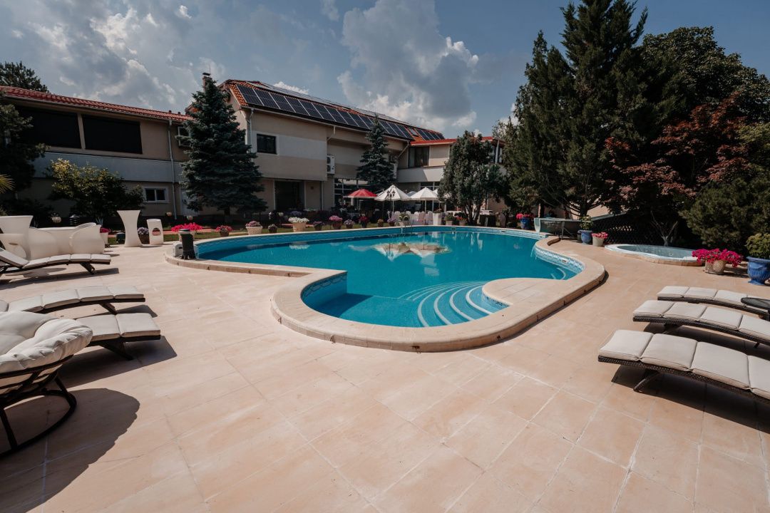 Resedinta premium| Teren de tenis | Piscină încălzită | Infrastructură completă! - Poză 5