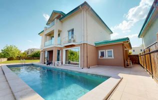 Casă individuală premium pe malul lacului – Cosmopolis