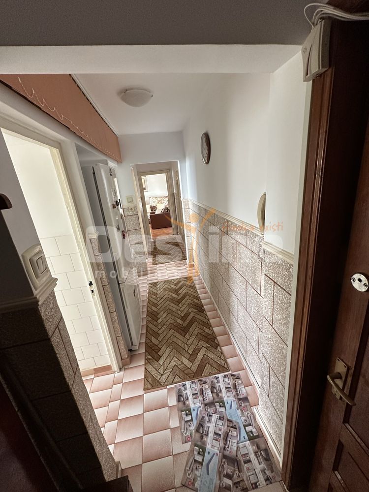 Apartament cu 3 camere de vânzare – Zona Casa de Cultură, Constanța - Poză 2