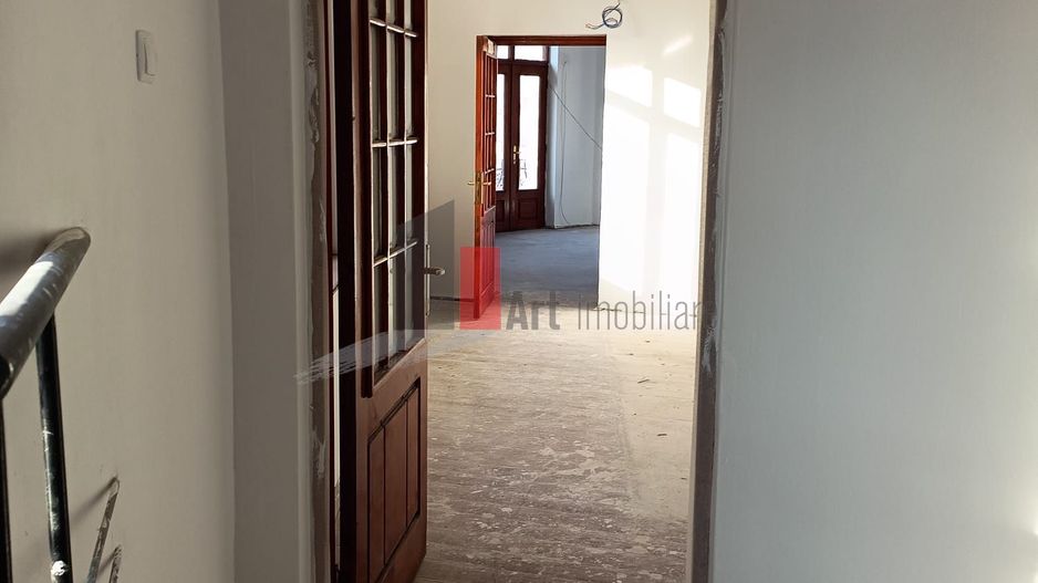 Vila  de inchiriat recent renovata - Poză 33