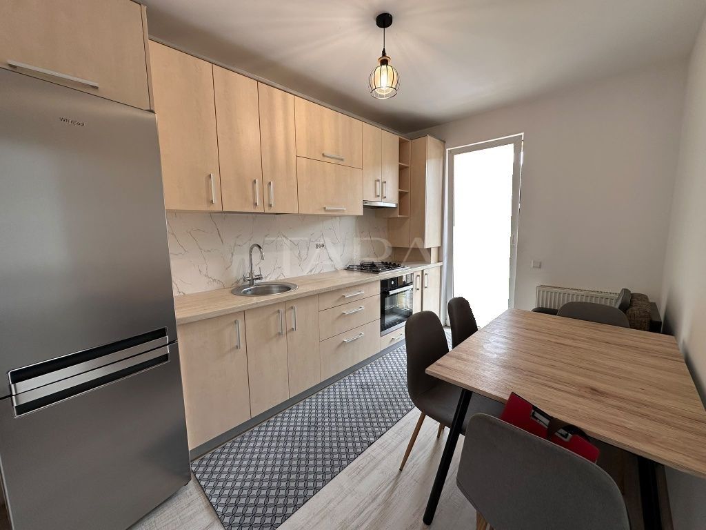 Apartament cu 2 camere și două balcoane în Florești + parcare. - Poză 1