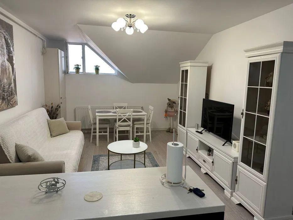 Apartament cu 2 camere de vânzare în Chiajna – mobilat, utilat - Poză 1