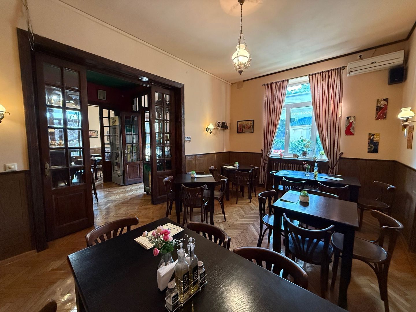 VILA LOCATIE UNICA GRADINA ICOANEI - Poză 5