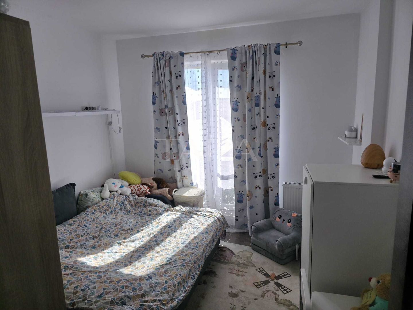 Vă oferim spre vânzare un apartament cu 3 camere în Florești. - Poză 1