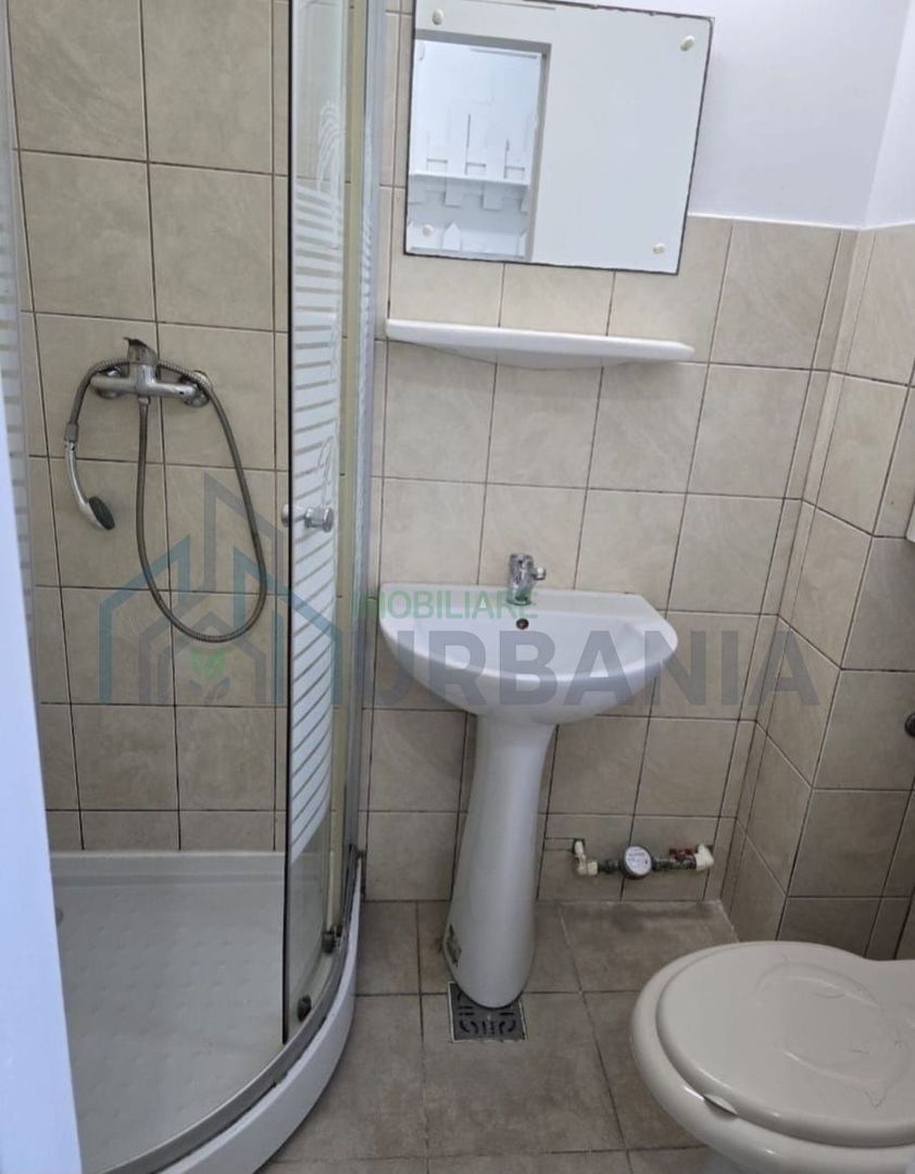 INCHIRIEZ Garsoniera zona Piata Nicolina - Poză 3