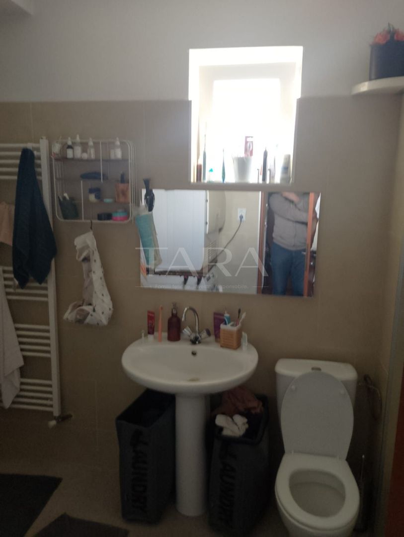 Apartament la casa, curte interioară,  foișor cu grill. - Poză 6