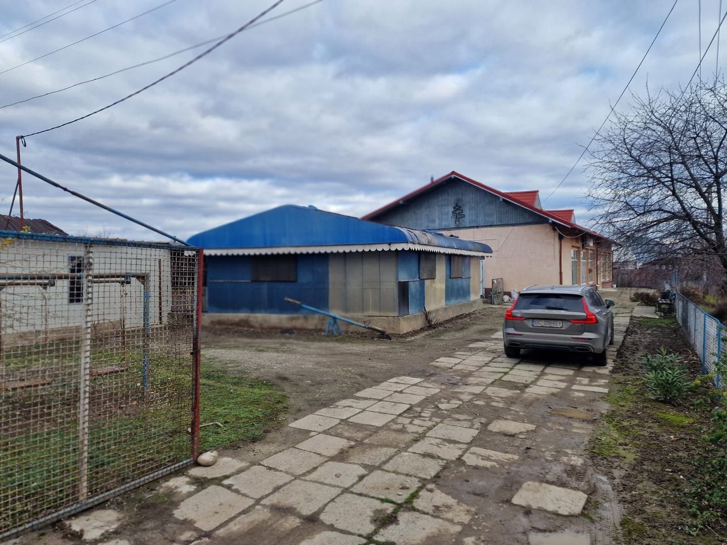 Se oferă spre vânzare / închiriere clădire cu spațiu comercial - Poză 22