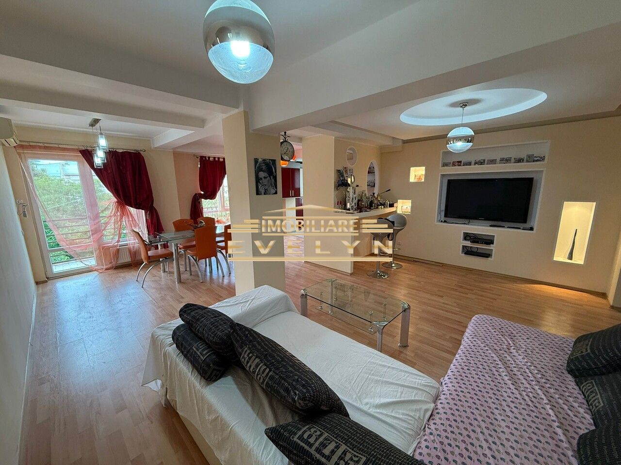 Apartament 4 camere de vânzare – Pietonalul Unirii - Poză 1