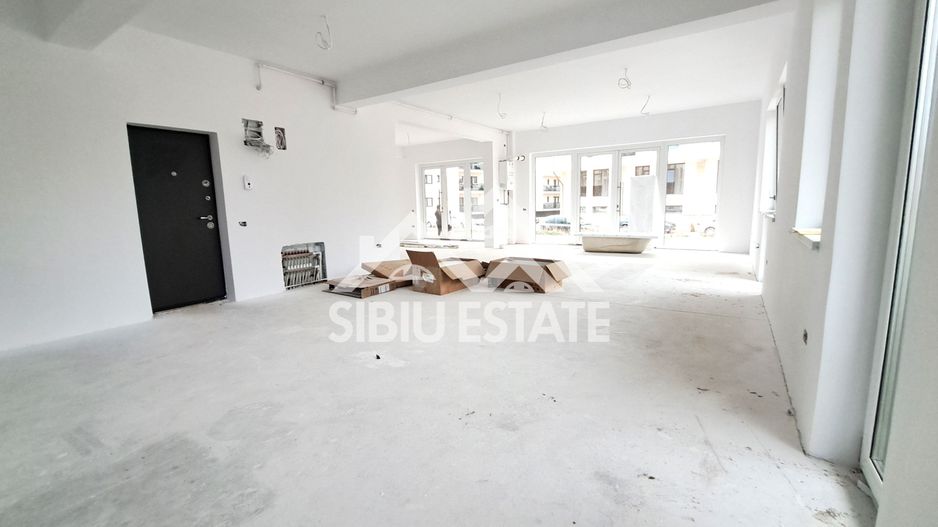 Spatiu comercial 190 mp vitrine la strada, dublu acces, parcari - Poză 2