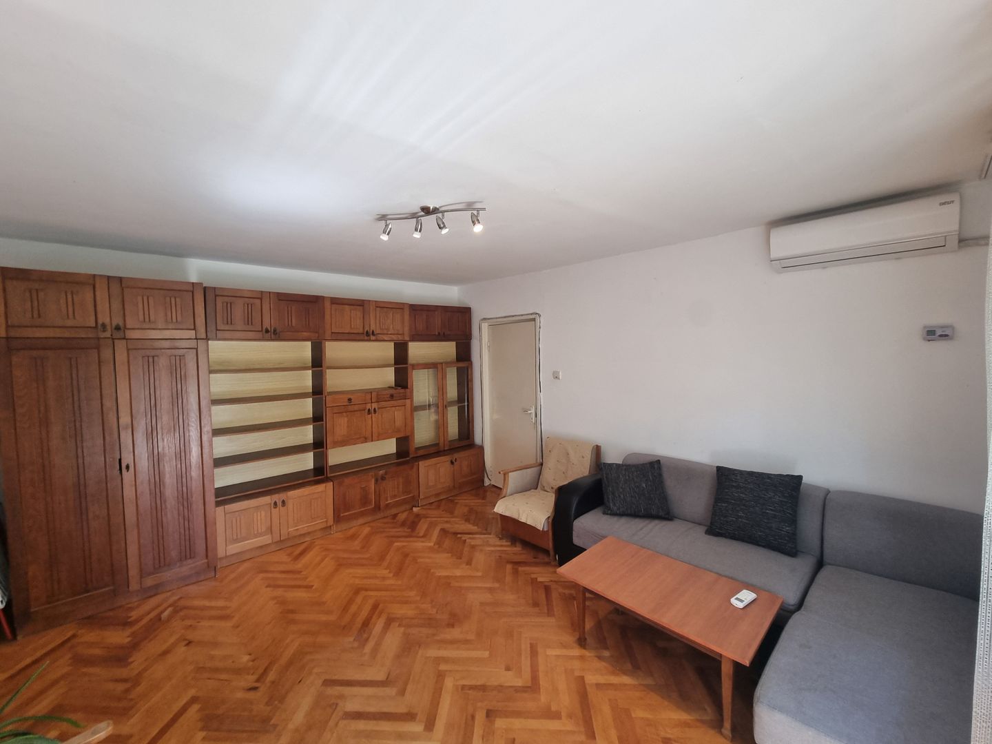 Girocului, et.3, 3 camere, 2 băi, centrală termică proprie - Poză 10