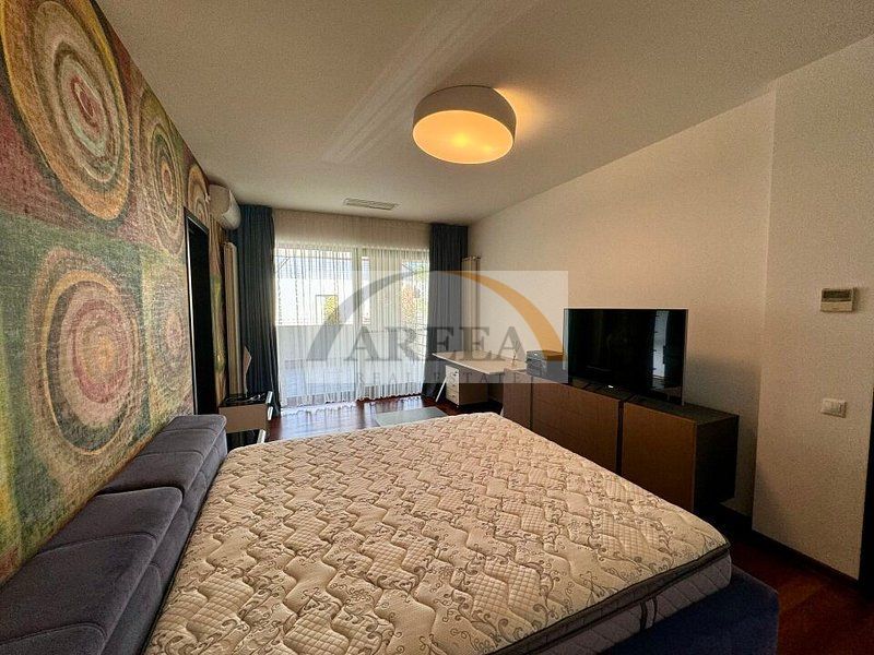 Vila lux de vanzare in cel mai dorit complex din Erou Iancu Nicolae-locatie rara - Poză 19