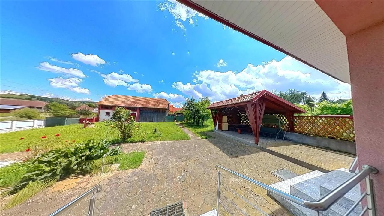 Liniste si aer curat - casa in zona pitoreasca Voiniceni, Mures - Poză 1