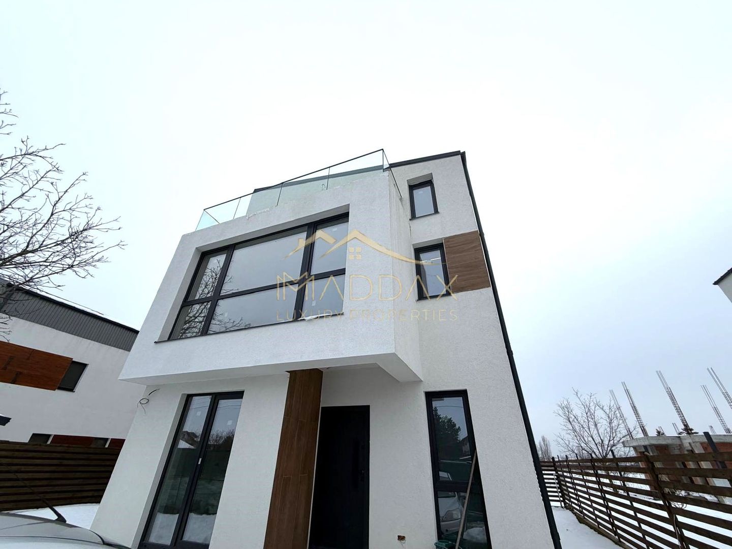 Vila moderna 6 camere // 190mp // teren 300mp // Tunari - Poză 2