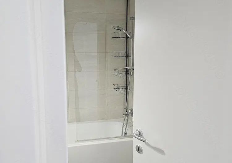 Inchiriere apartamanet 2 camere - Poză 3