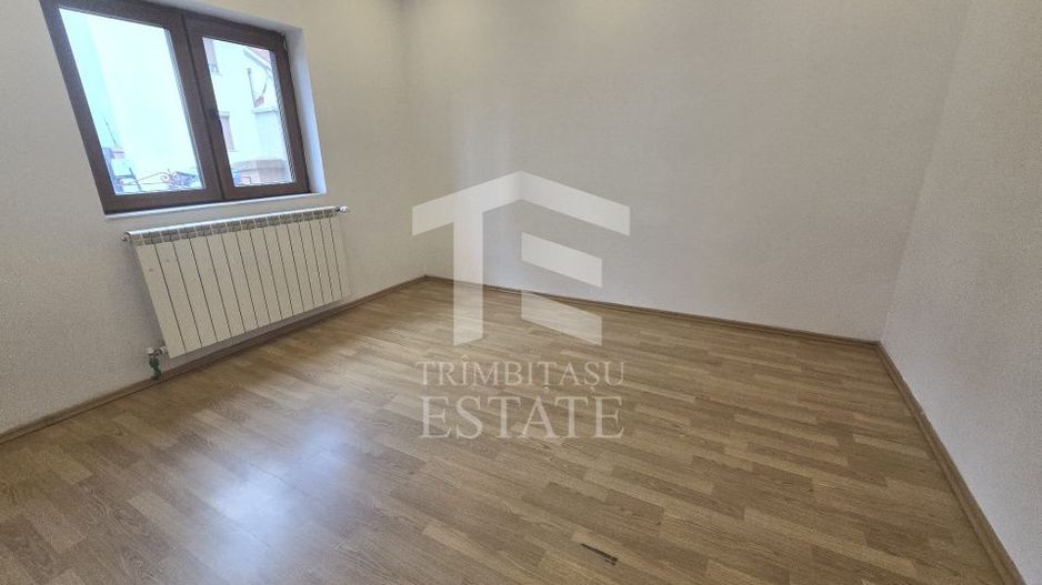 CENTRU- Casa ideala pentru birouri | studio | cabinet | gaz | curte - Poză 1