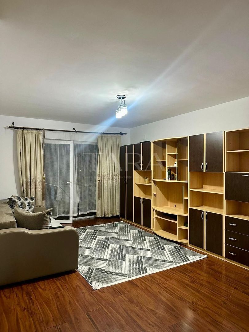 Apartament spațios cu o cameră, balcon și parcare, zona Florilor. - Poză 1