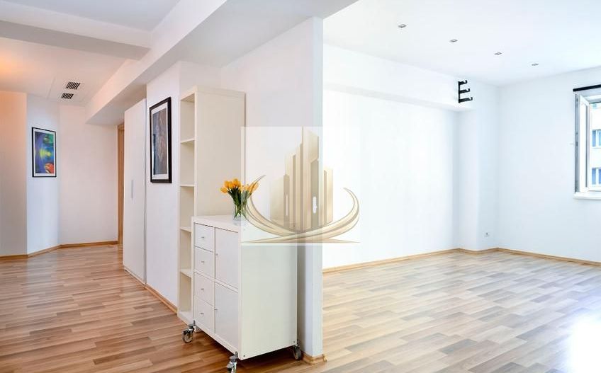 Apartament 3 camere | 2 băi | 84 mp | Etaj 10 Sector 4 - Poză 1
