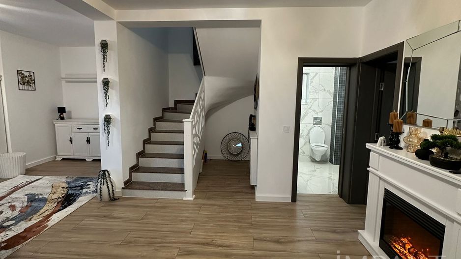 Casa superba de vanzare, situata intr-o zona aerisita a Dezmirului! - Poză 4