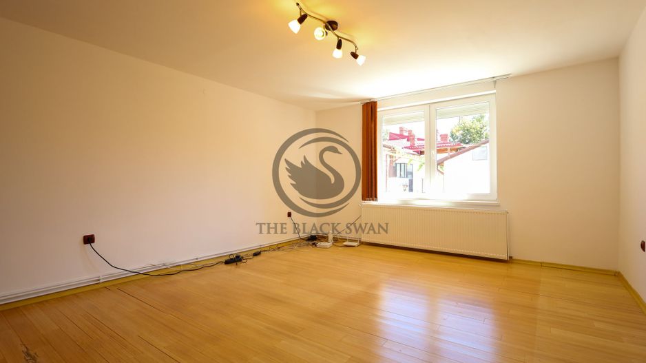 Apartament 2 Camere | Zona Centrală | Acces Privat și Parcare - Poză 3