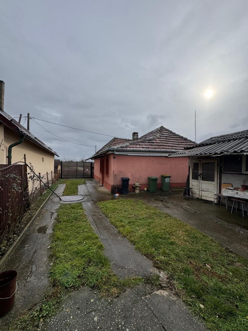 Casa de vanzare zona Sacadat - Poză 6