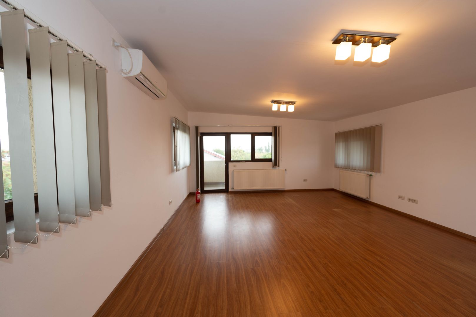 Spatiu de birouri stradal, 148mp de inchiriat în zona Soseaua Chitilei - Poză 7