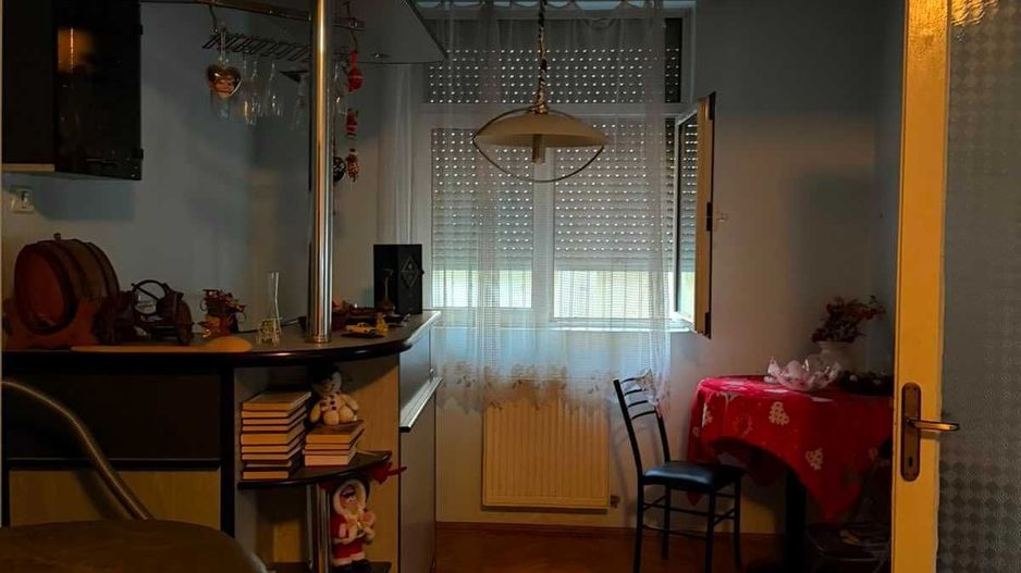 URGENT!, TEREN IN PROPRIETATE,  GARAJ, CONSTRUCTIE 1985, NEGOCIABIL - Poză 2