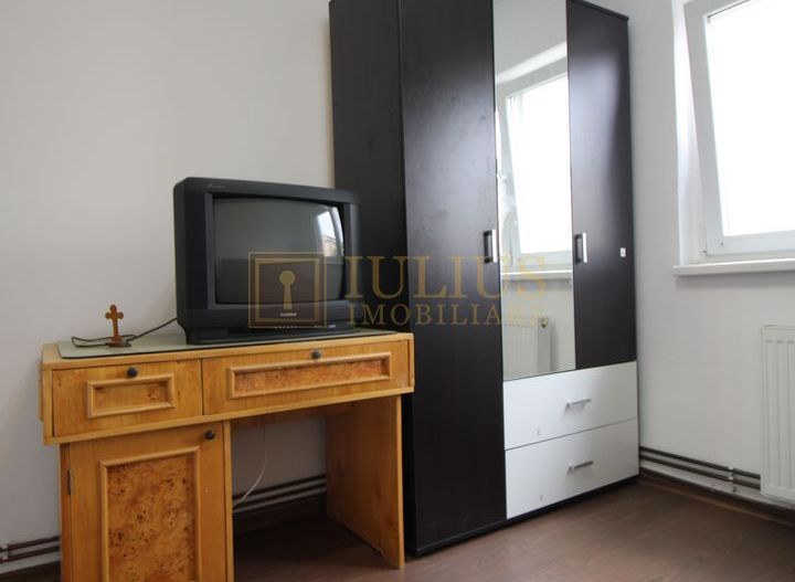 Zona Lipovei, 4 camere + 2 bai, centrala proprie, PET-FRIENDLY - Poză 5