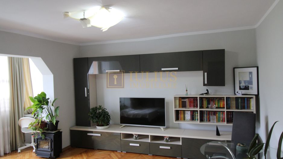 3 camere decomandat terasa generoasa cu vedere spre curte , locatie linistita - Poză 1