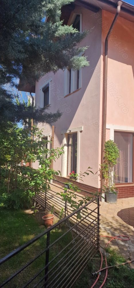 Vila zona brancoveanu , 500 mp construit  si teren 820 mp - Poză 2