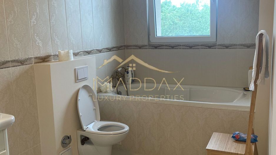 Vila Paradisul Verde ,  vedere  spre lac  **** curte 700 mp - Poză 19