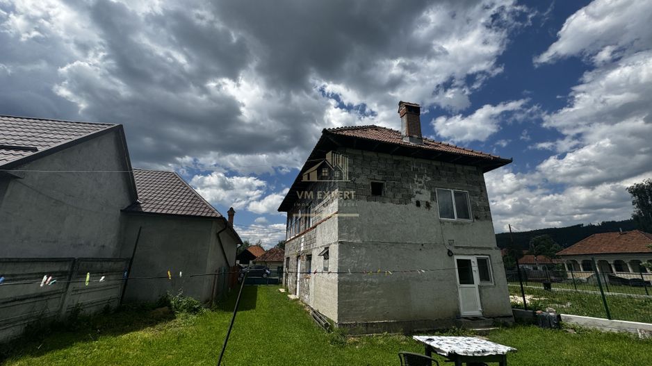CASA 5 CAMERE 180 MP TEREN 814 MP CAMPULUNG - Poză 19
