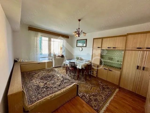 Vand apartament 3 camere, etaj 3 - Poză 2