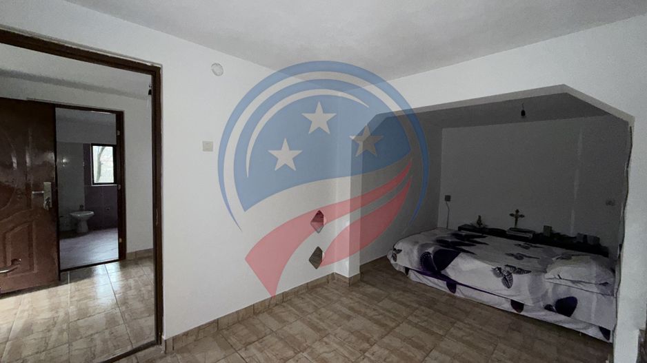 CASA CU TEREN 2500 MP LA 23 KM DE CRAIOVA CU TEAVA DE GAZE - Poză 5