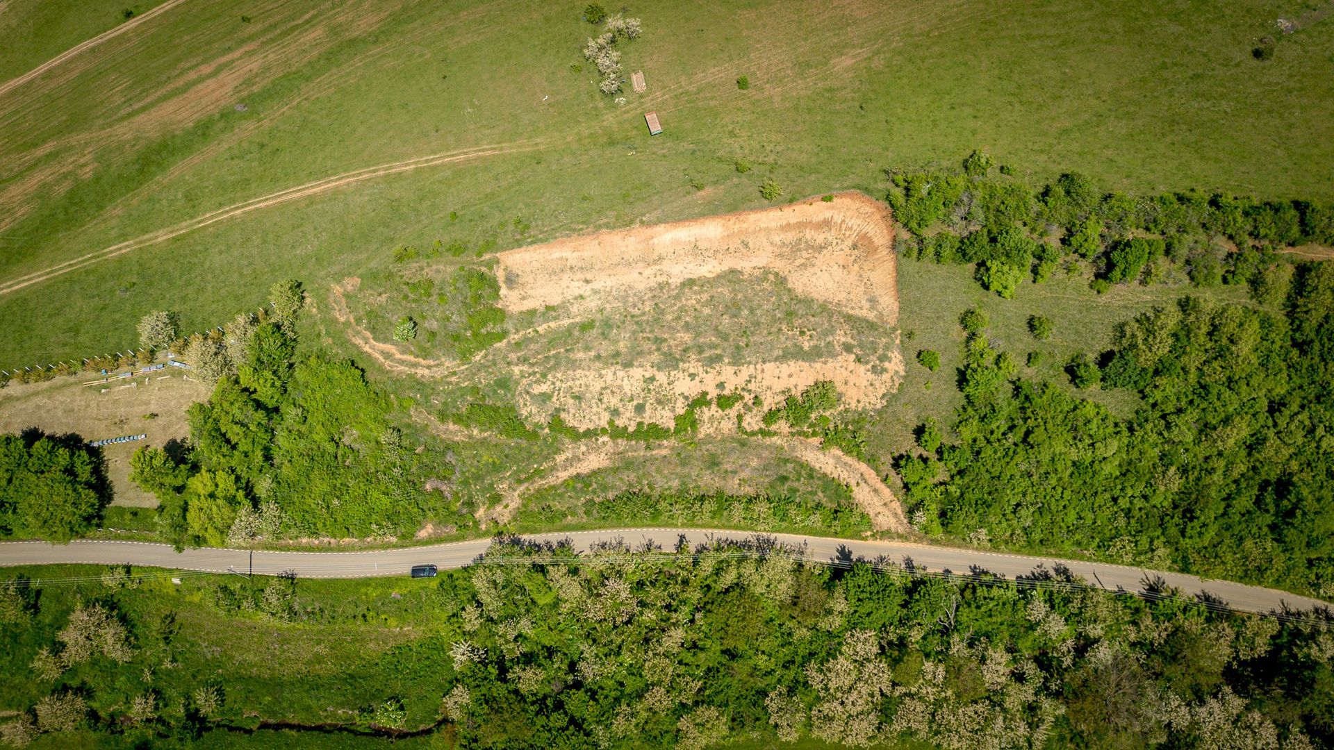Teren extravilan în vecinătatea Mănăstirii Feredeu - Poză 2