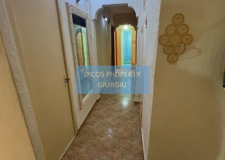 De Vânzare - Apartament 3 Camere, Strada Decebal - Poză 11