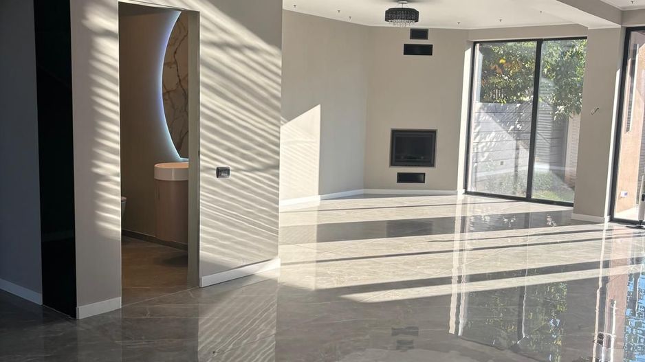 vila smart-4cam-3bai-terasa-curte115mp-4parcari/15minAp.Patriei - Poză 1