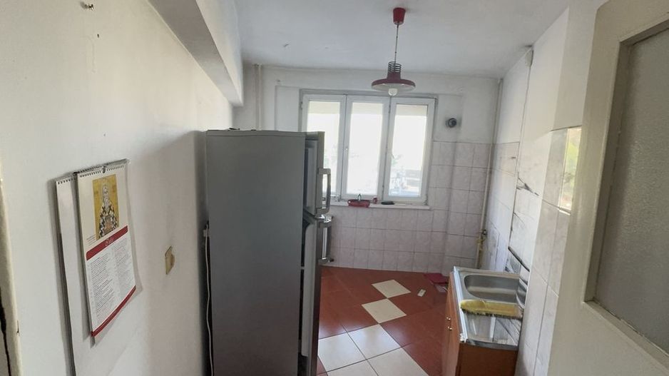 APARTAMENT  SPATIOS SI LUMINOS ZONA BRANCOVEANU - Poză 5