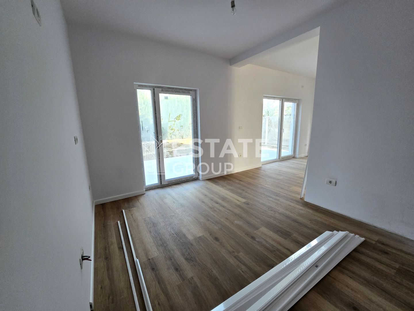 Duplex cu 5 camere despartit prin camera tehnica in Dumbravita - Poză 3