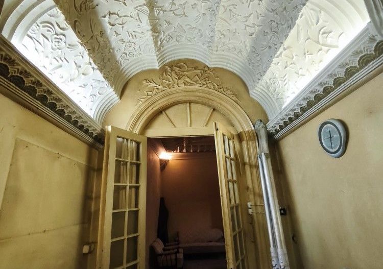 Casă cu farmec istoric în zonă protejată Rosetti, ideală pentru restaurare - Poză 4