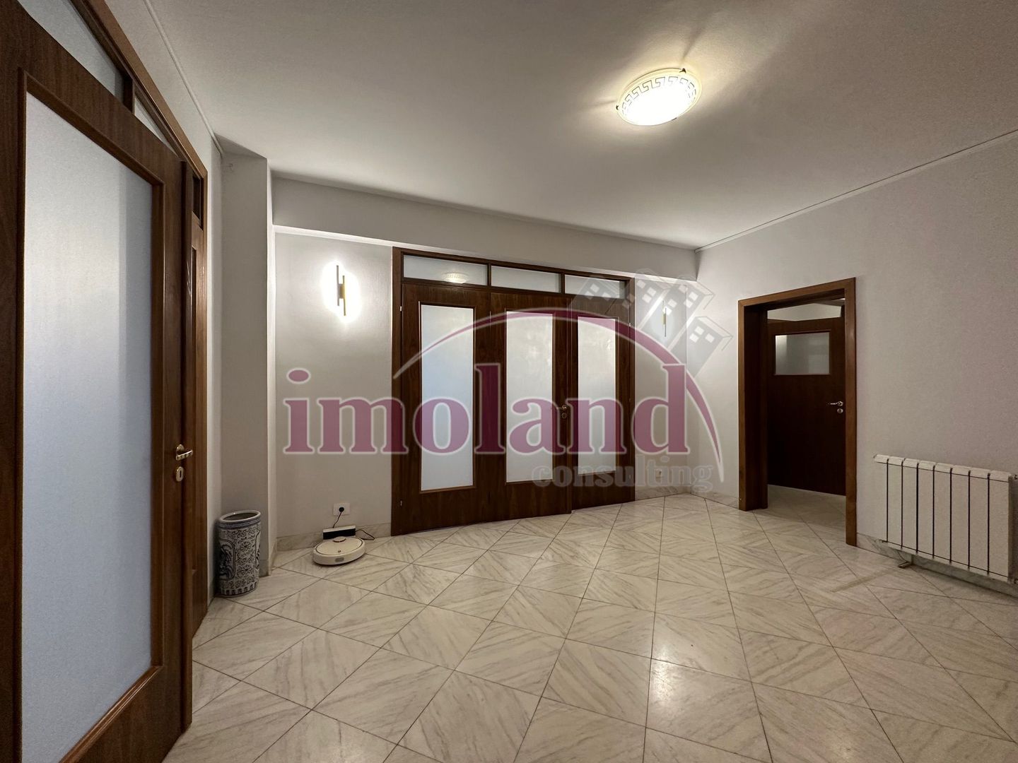 Inchiriere - 4 camere renovate integral - Primaverii - Poză 5