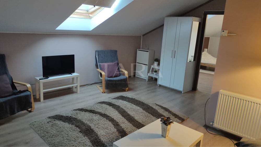 Mansardă cu 2 camere de vânzare în Florești, strada Florilor - Poză 6