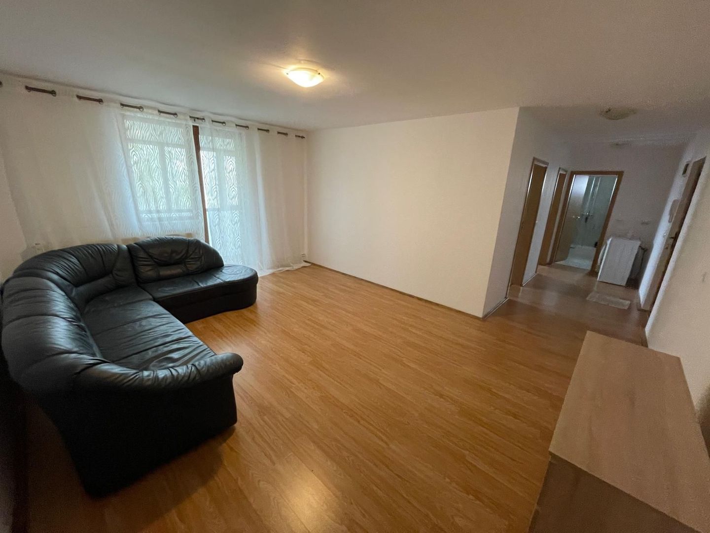 Giroc | 2 camere | Curte privata | Loc de joaca si BBQ - Poză 4