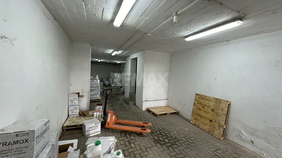 De Vânzare Clădire comercială cu depozit și parcare tiruri. 17 ari. - Poză 15