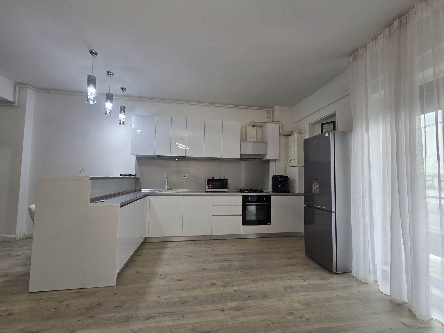 Apartament 2 camere si loc de parcare - Poză 4