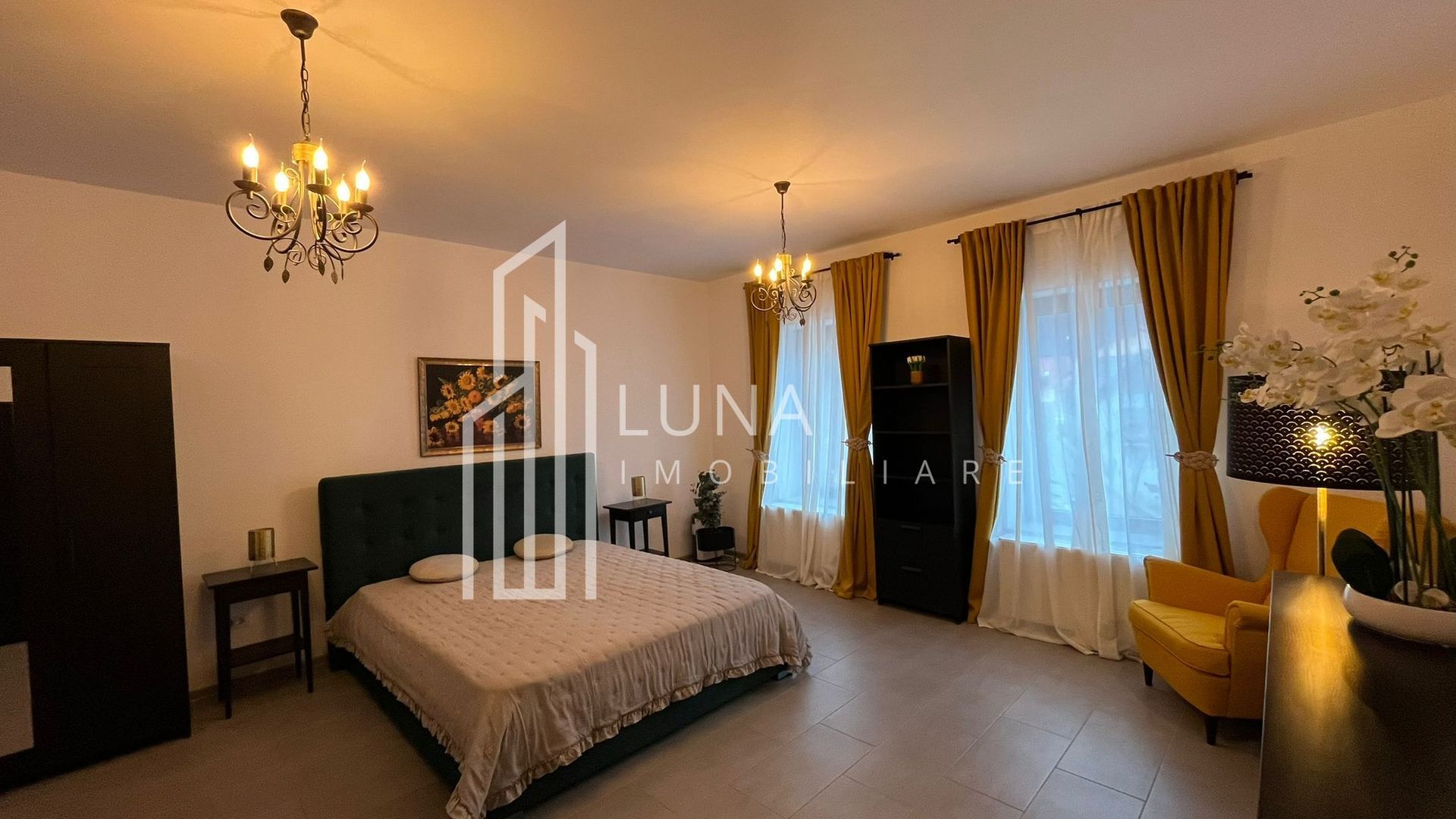 Piața Sfatului – apartament elegant, complet renovat și utilat - Poză 2