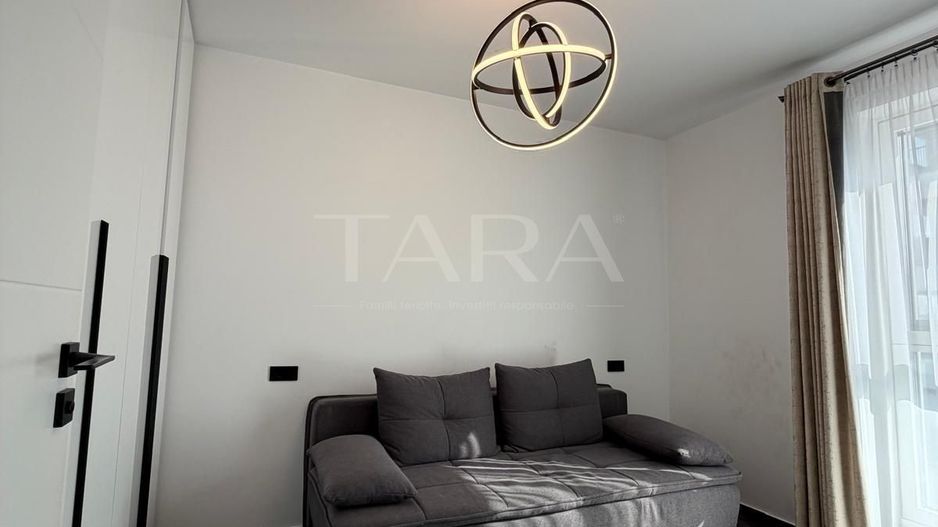 Apartament modern cu 3 camere și 2 băi, plus parcare, zona Vivo. - Poză 3