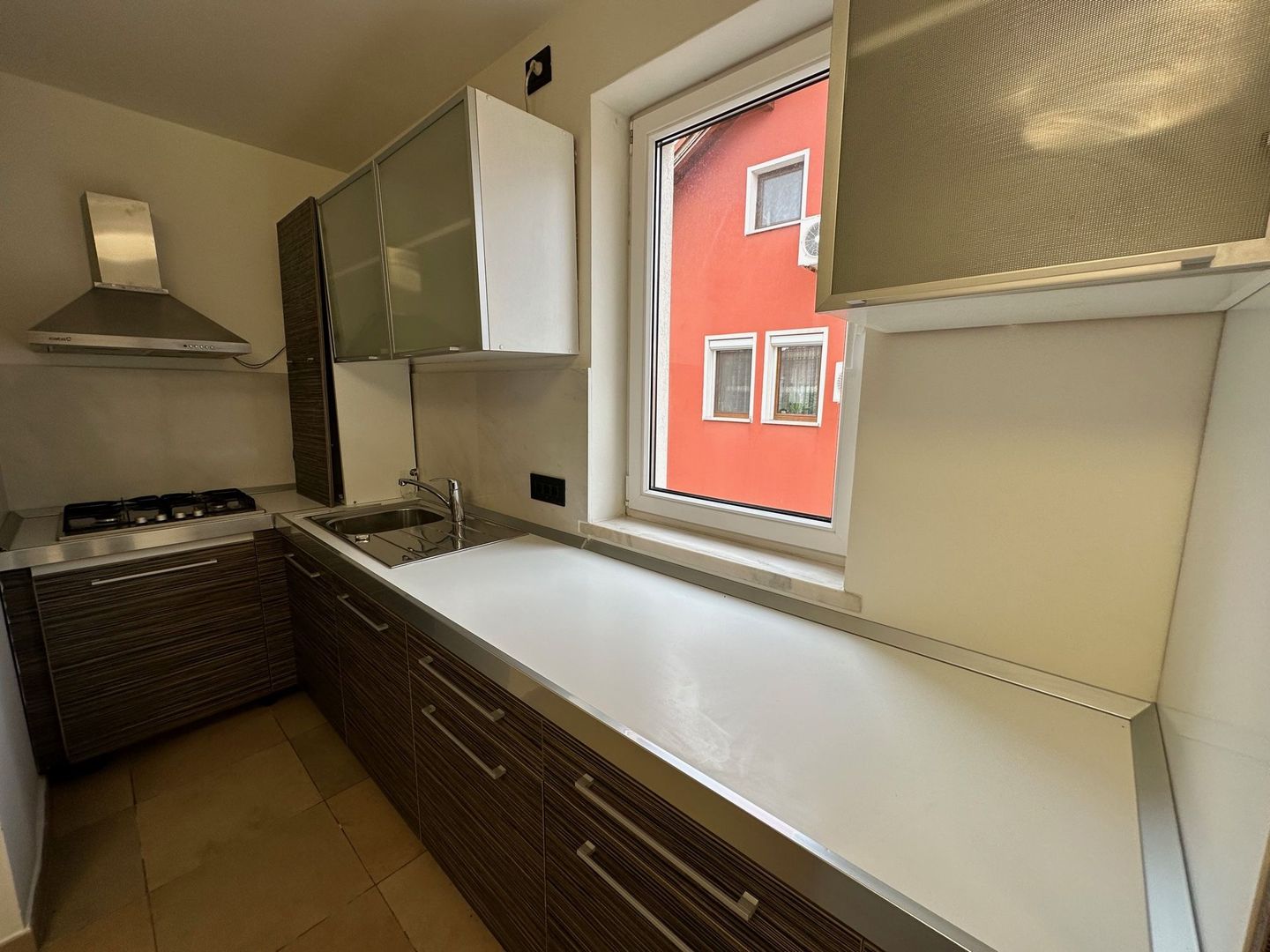 Apartament cu 3 camere de închiriat Dumbravita - Poză 6