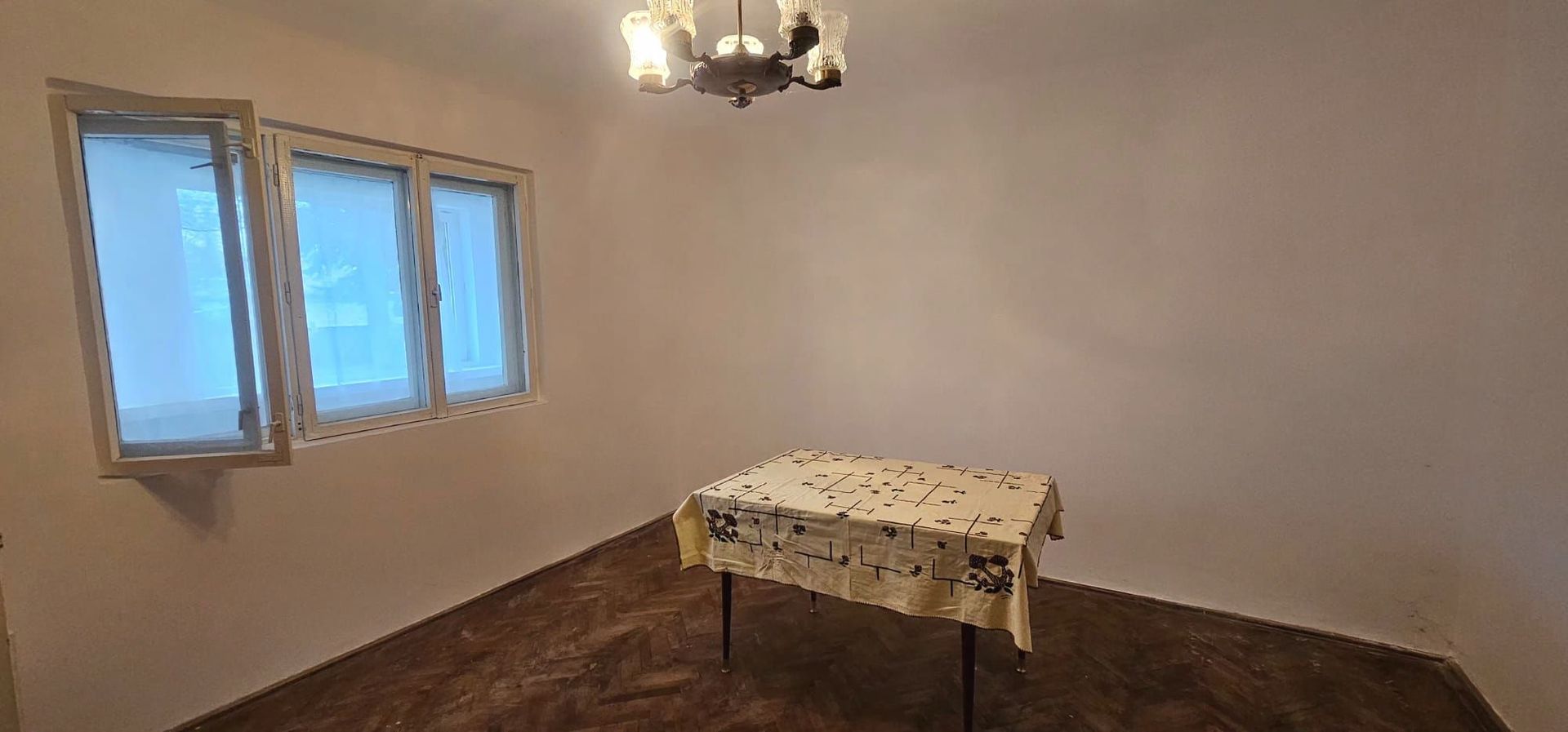 Casa din caramida – Zona Centrala, Parc CFR – Pret 170.000 EUR negociabil - Poză 4