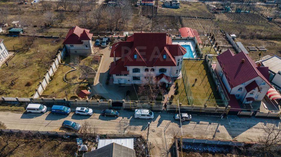Vânzare casă de lux, 700 mp + 22 ari, situată în Tohatin - Poză 74