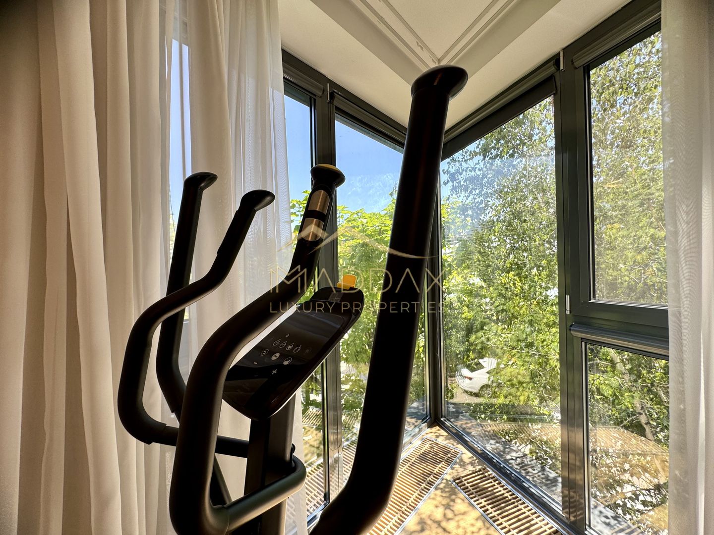 Apartament cu 4 camere *200mp* + 1 Parcare // Herastrau - Lake View - Poză 38